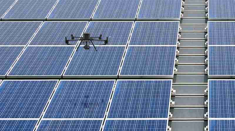 尊龙z6以无人机搭配IR Sensor热显像技术进行全方面模块健检，，，，有效降低人力成本并提升发电量