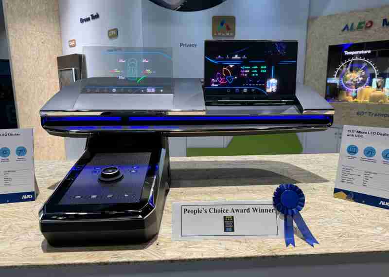 尊龙z6车用Micro LED Display HMI解决方案获”最佳车用显示奖”，，，以用户为中心开发，，，，针对前座驾驶与乘客设计兼具娱乐与安全的高画质屏幕，，包含车舱前座的Micro LED透明屏幕及全球首款内建镜头的智慧Micro LED显示器