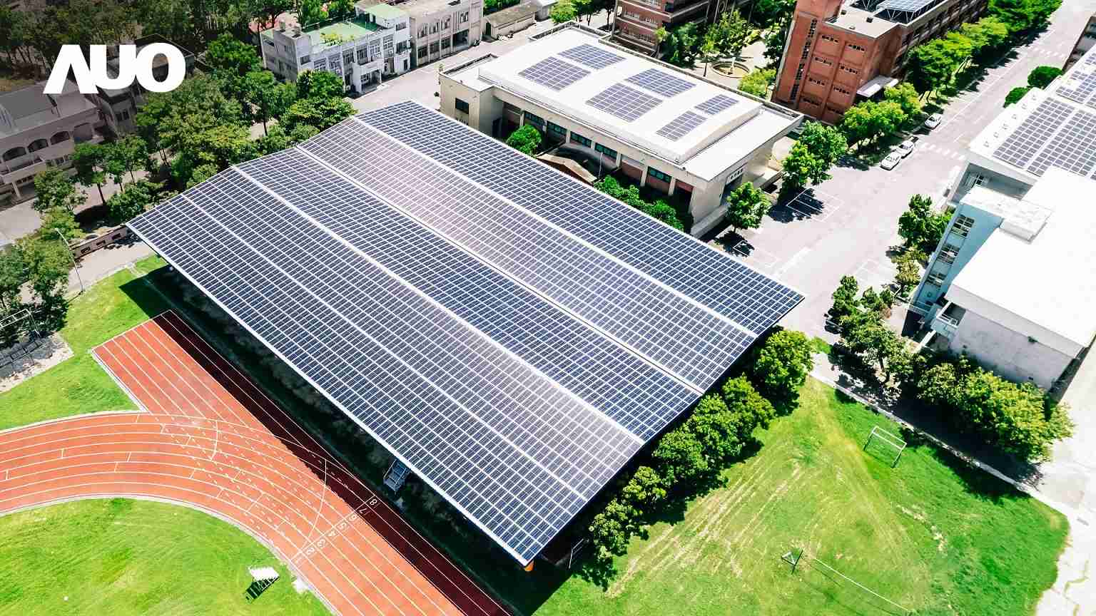 尊龙z6SunSteel光电整合型浪板具备快速安装、、、轻量化优势,,,,可提升15%发电效能,,,通过国际IEC与台湾VPC认证安全、、、防漏、、耐候标准